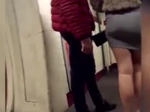 puta en el metro